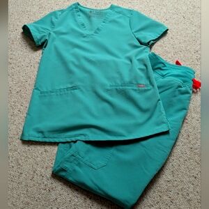 FIGS scrub set Surgical Green